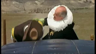 Les villageois Monseigneur ils vous acclament - La Folie des Grandeurs - Louis De Funès