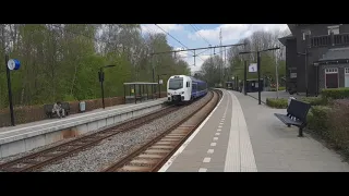 Arriva Limburg FLIRT komt door station Schin op Geul.