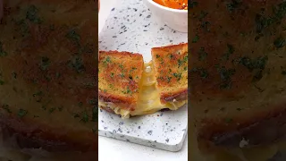 Herb Grilled Cheese & Tomato SoupFull recipe on my website