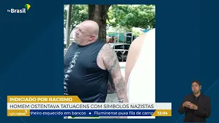 RJ | Homem com tatuagens de símbolos nazistas é indiciado por racismo