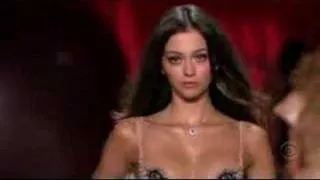 Victoria's Secret Fashion Show 2005 HD part 2