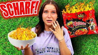 Ich esse die SCHÄRFSTEN Nudeln der Welt ! 🥵🍜 (Challenge) - Celina