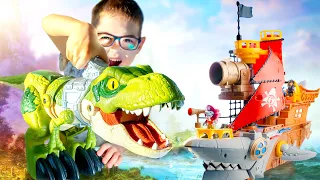 Kids plays with IMAGINEXT toys. Batman vs Pirates  / Erik Show