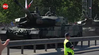 «Сильная бело-красная»: большой военный парад в Варшаве в День Войска Польского