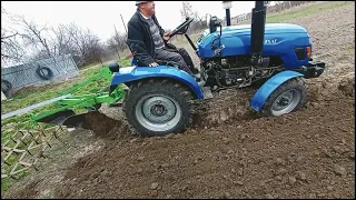 Весняна оранка мінітрактором Булат-254 плуг BOMET