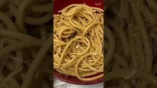 I crave this 10 minute garlic noodles 🤤