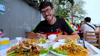 How BIG is this Thai SEAFOOD?? HUGE Crabs, Squid, and Live Lobster on Rawai Beach, Phuket!!