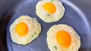 Just pour eggs on grated potatoes it’s so delicious: easy breakfast recipe: cheap and tasty snacks!