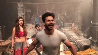 Vivek Dahiya Karishma tanna masti on the set of Qayamat Ki Raat