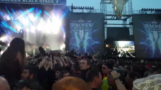 Wacken 2015 Sabaton night witches with crowd surf