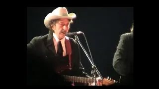 Bob Dylan - " Ah get born, keep warm "    May 4th Brighton 2002 Subterranean Homesick Blues