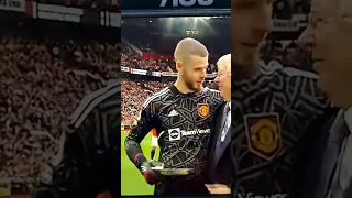 Cristiano Ronaldo and De Gea receive awards from Sir Alex