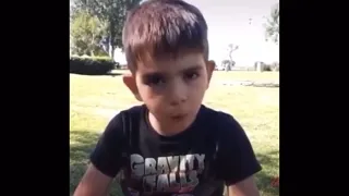 Niño enojado con el Raton Perez *muy gracioso*