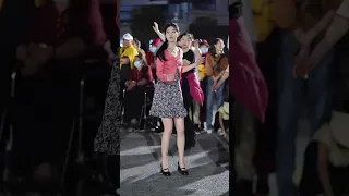 Traditional Tibetan dances on the street in the evening that you can't miss #25