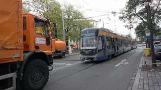 Entgleiste Straßenbahn am Leipziger Waldplatz/Bergung [04.11.2017]