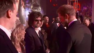 Jeff Lynne meets Prince Harry (Royal Variety Performance_2015)