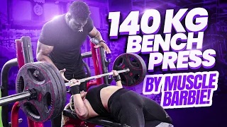 INSANE 140 KG/309 LBS BENCH PRESS BY MUSCLE BARBIE + 180 KG/397 LBS 26 REP AMRAP BY ME!