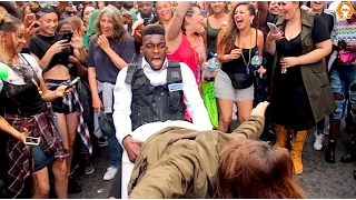 Police Officer Daggering Girls At Notting Hill Carnival