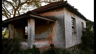 Idoso Enterra um Tesouro no Quintal da Casa Abandonada e Nós Encontramos a Sete Palmos do Chão