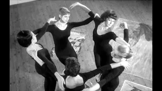 M. Piccoli [Narrateur] dans "Parisienne... Parisiennes" (1964) de F. Farzaneh [fiche tech. + photo]
