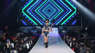 Em bé Mít sải bước chân trên sàn diễn fashion show super model kids 2023