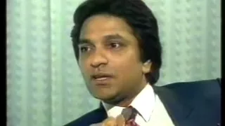 Moin Akhtar with Naeem Bukhari in Bila Takalluf Part-1.mpg