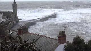 Porthleven Storm 08-02-2014a