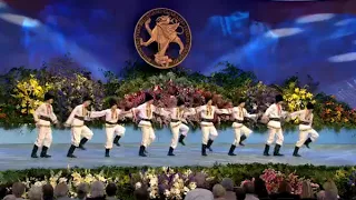 Святкова коломийка - ансамбль "Барвіночок" Київ ( виступ у Лланголлені)