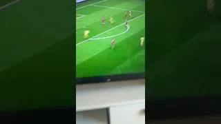Liverpool VS Paris Saint-Germain Edi Cavani when he Fall Marco Verratti Shot A cool GOAL