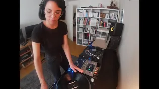 Izadora old school vinyl mix home session