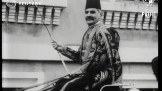 Sultan of Turkey in farewell appearance (1922)