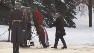 Putin homenajea a los caídos en el Día del Defensor de la Patria