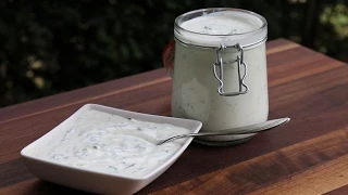 selbstgemachte Knoblauchsoße - selfmade garlic sauce