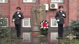 Генерал-майор полиции почтил память сотрудников, погибших при исполнении служебного долга