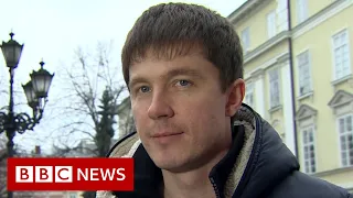 Fighting misinformation in Russia's invasion of Ukraine - BBC News