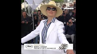 La reine de Cannes, Meryl Streep, pose au premier Photocall du Festival de Cannes.