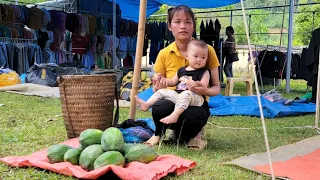 Single mother/ Harvesting papaya and bringing it to the market to sell/cook