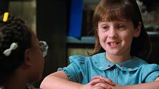 أصبحت الفتاة عبقرية بفضل ذكائها ملخص فيلم Matilda