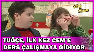 Tuğçe, İlk Kez Cem'lere Ders Çalışmaya Gidiyor! - Sihirli Annem Özel Klip