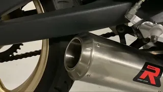 Triumph street triple 675 r / stock exhaust vs dominator straight pipe / flame with popcorn
