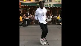 The most silky smooth Moonwalk ever - Salif Lasource