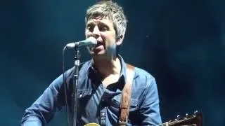 Noel Gallagher (and his high flying birds) - Wonderwall (live)