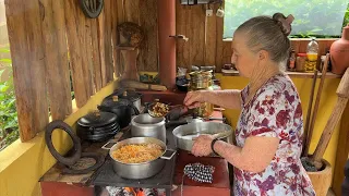 A ALEGRIA DO DOMINGO E ALMOÇAR NA CASINHA NO PÉ DA SERRA,