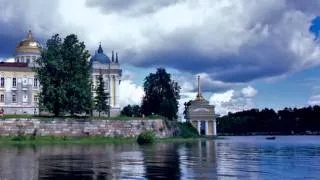 Издалека долго течет река Волга