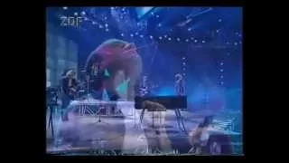 1993 ZDF Pop Show - Phil Collins "We wait and we wonder" live