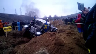 Позашляховики та квадроцикли під Полтавою долають бездоріжжя