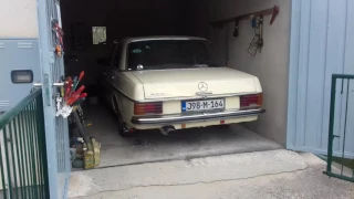 Mercedes Benz W115 200d Cold Start