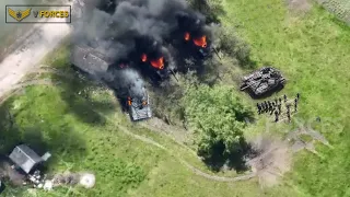 Horrible Attack!!! Ukraine fire 20 missiles from a distance of 10km to destroy Russian tanks