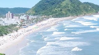 Cidade Itanhaém casa de condomínio com piscina e churrasqueira 2 dormitórios novinha próximo a praia