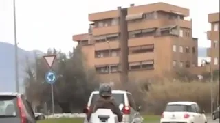 FOLLE INSEGUIMENTO A PISA